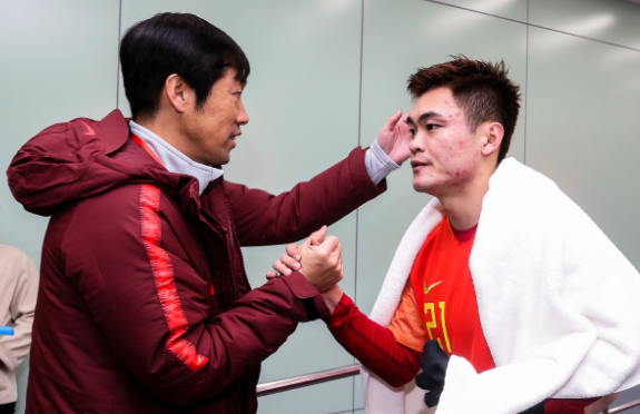 转会期华盛顿奇才调整名单以备意大利杯，更衣室发声环节打磨，质疑声仍在，赛季目标并未改变的简单介绍