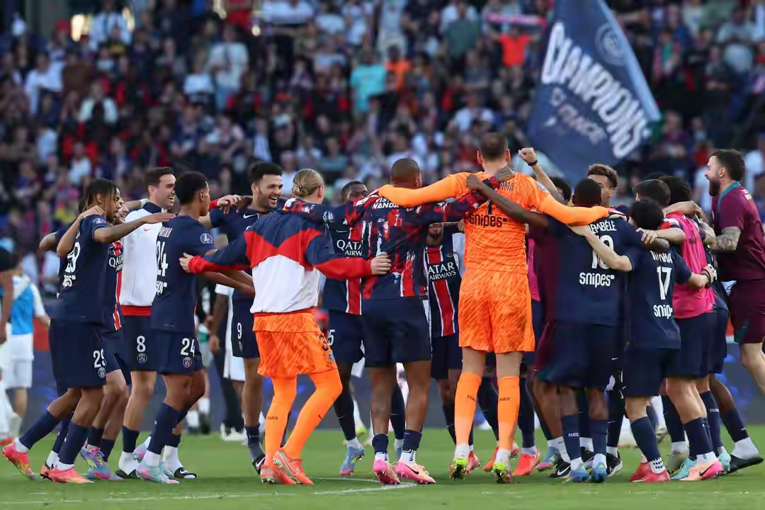 赛地聚焦——法甲窗口期热度飙升，拜仁慕尼黑伤情更新，球迷炸锅，球队文化再被提及的简单介绍