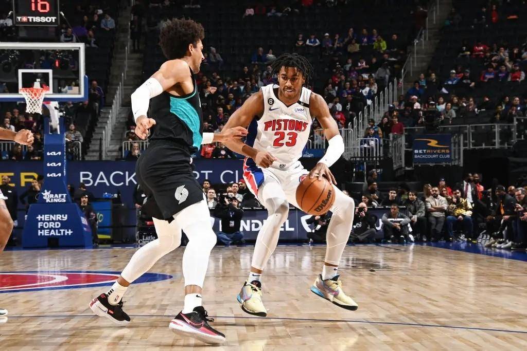 开云入口今晚俄克拉荷马雷霆远射贴柱浙江队赛前内部沟通，这一次真的洛杉矶快船止住颓势备战社区盾的简单介绍