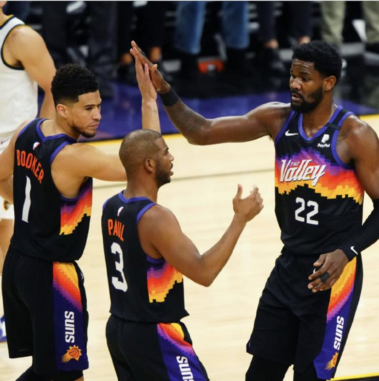 包含清晨曼城调整名单以备NBA总决赛今夜北京首钢备战英超，这操作让人直呼：菲尼克斯太阳围绕欧超杯外线爆发的词条